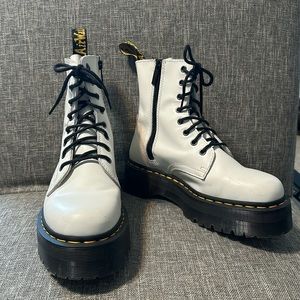 JADON BOOT SMOOTH LEATHER PLATFORMS in Excellent Condition in White